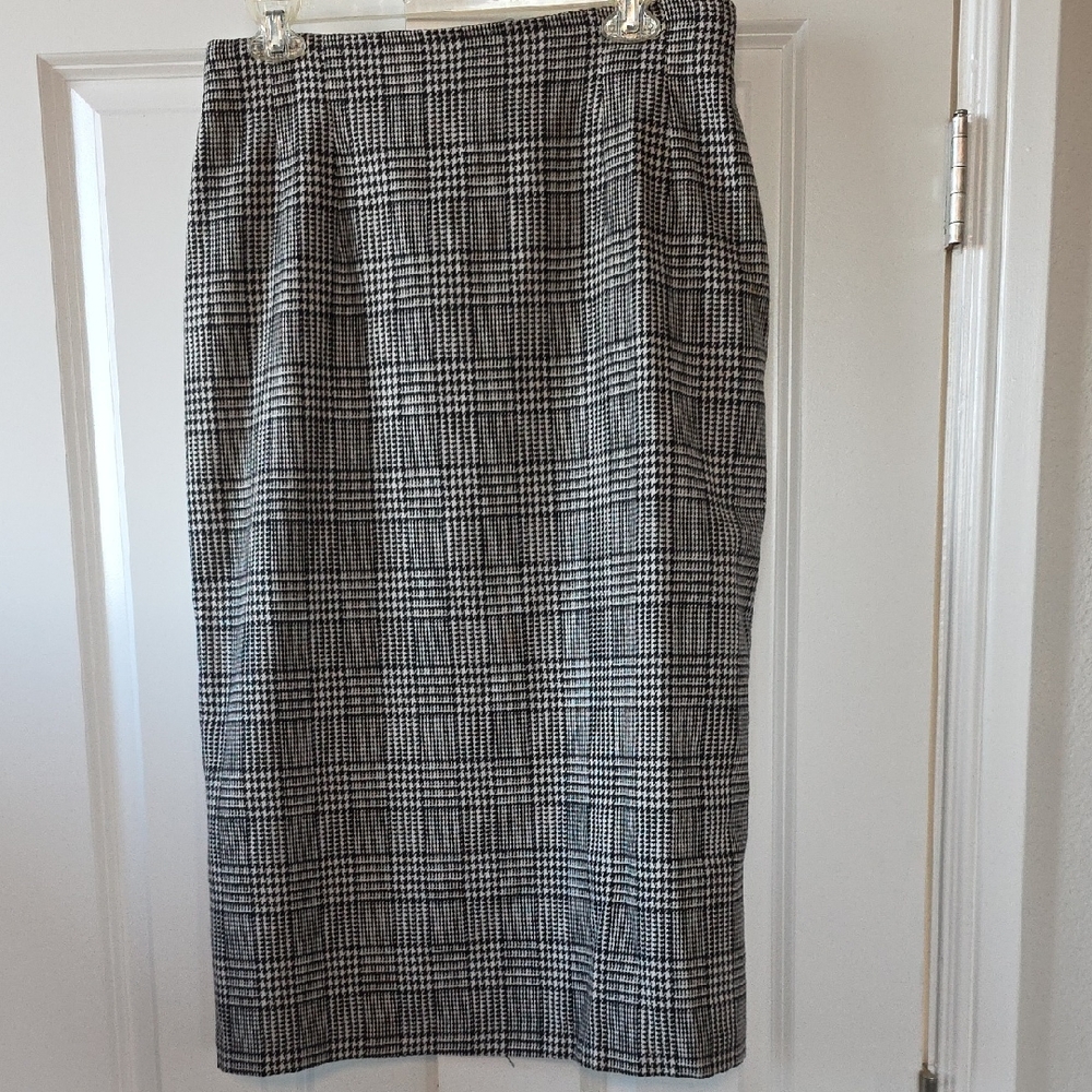 Savannah Black and White Checkered Pencil Skirt